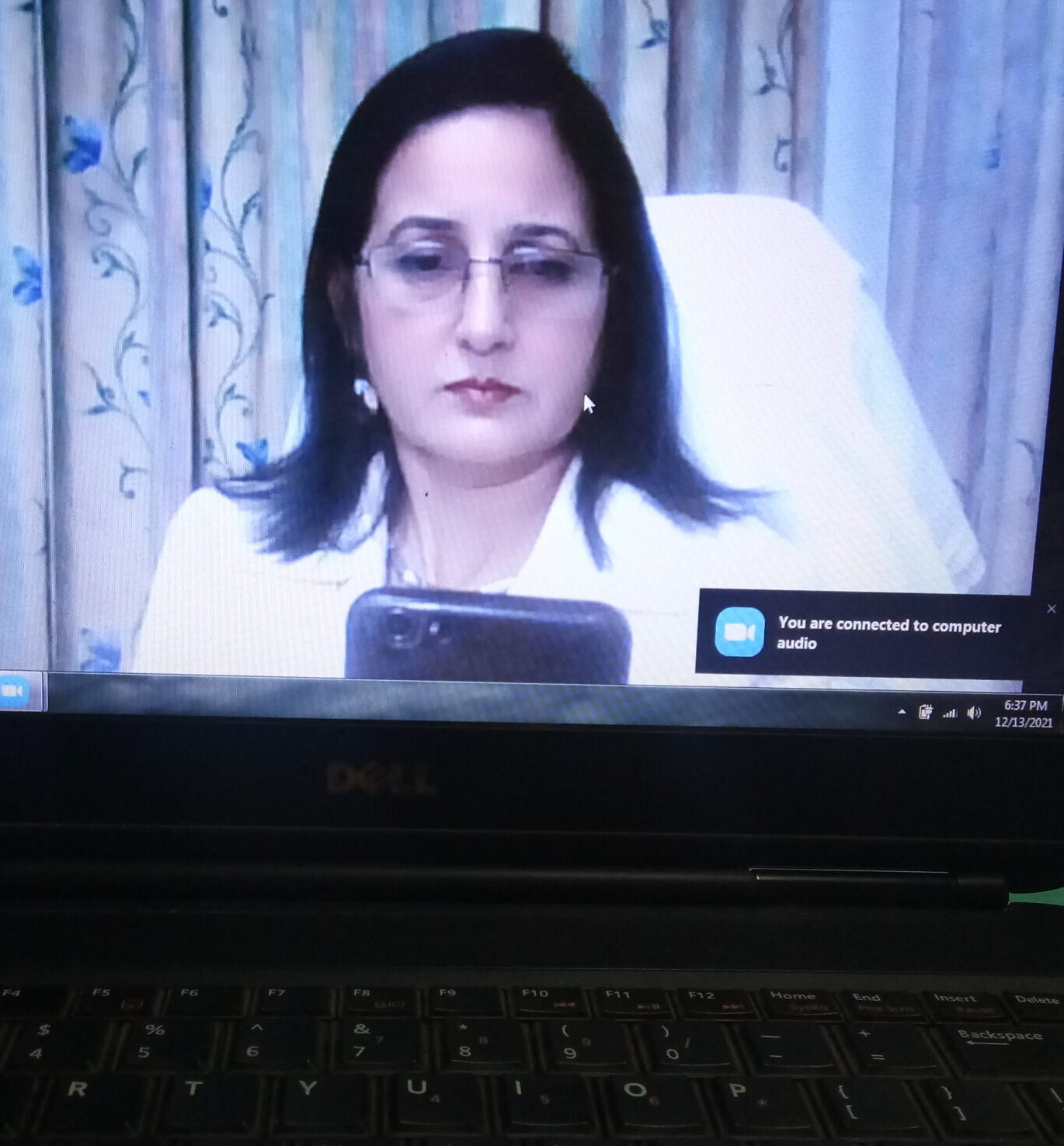 Sushma छात्रों को प्रेरणा देते हुए