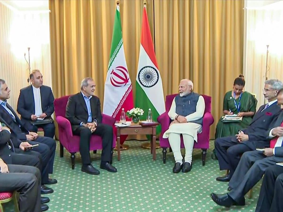 प्रधानमंत्री नरेंद्र मोदी और ईरान के राष्ट्रपति मसूद पेजेशकियन की BRICS 2026 में मुलाकात