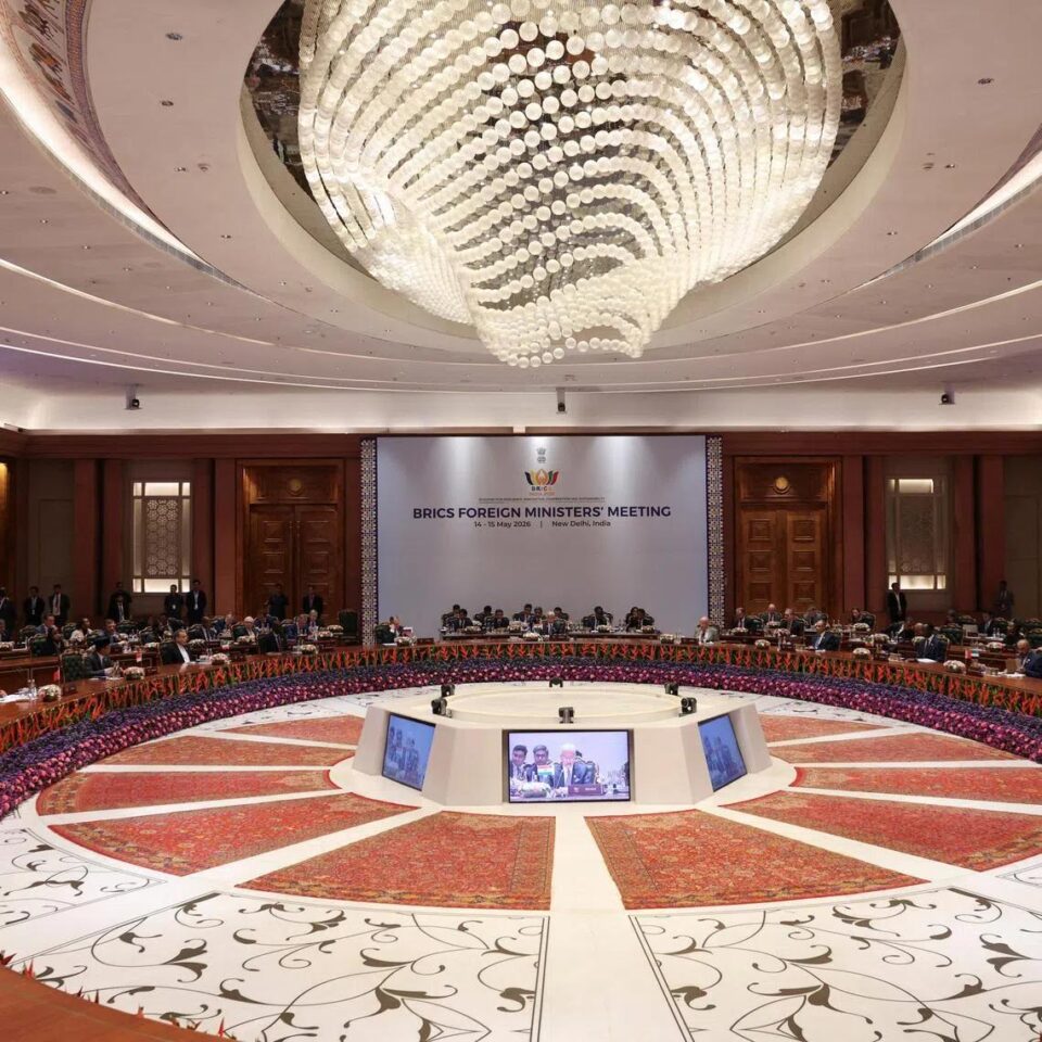 BRICS Summit 2026 के दौरान नई दिल्ली में भारत मंडपम और वैश्विक नेताओं की बैठक